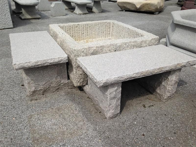COMPOSIZIONE ANGOLO FIORITO - Fioriera con sedute in granito