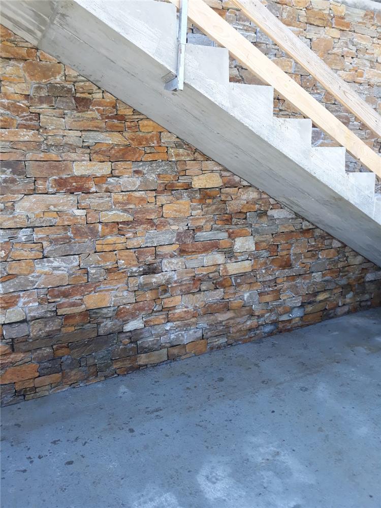 RIVESTIMENTO MURO LISTE GNEISS RUGGINE