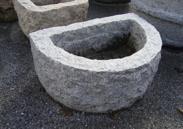 FIORIERA CICALA SEMICERCHIO 50 - Granito grigio